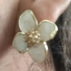 Customer photo of Green Flower Earrings — Vintage Charm & Drip Glaze Finish