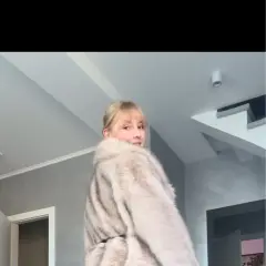 Customer photo of Oversized Faux Fur Coat — Cozy Warmth with Plush Faux Fox Fur