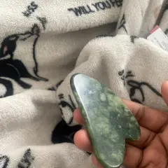 Customer photo of Jade Roller & Gua Sha Set for a Radiant Glow Ritual