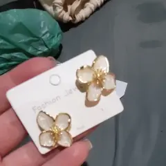 Customer photo of Green Flower Earrings — Vintage Charm & Drip Glaze Finish