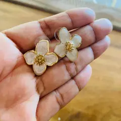 Customer photo of Green Flower Earrings — Vintage Charm & Drip Glaze Finish