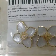 Customer photo of Green Flower Earrings — Vintage Charm & Drip Glaze Finish