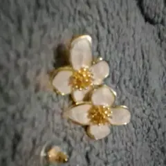 Customer photo of Green Flower Earrings — Vintage Charm & Drip Glaze Finish