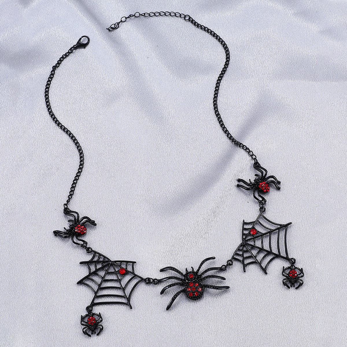 Halloween Spider & Web Necklace – Electroplated Alloy Clavicle Chain
