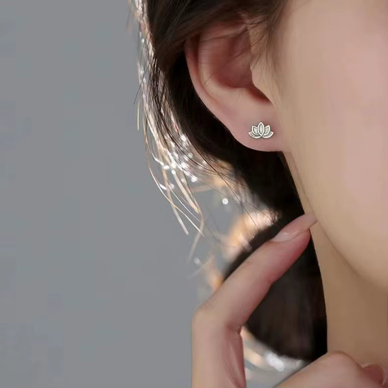 925 Silver Lotus Stud Earrings – Elegant Piercing Jewelry