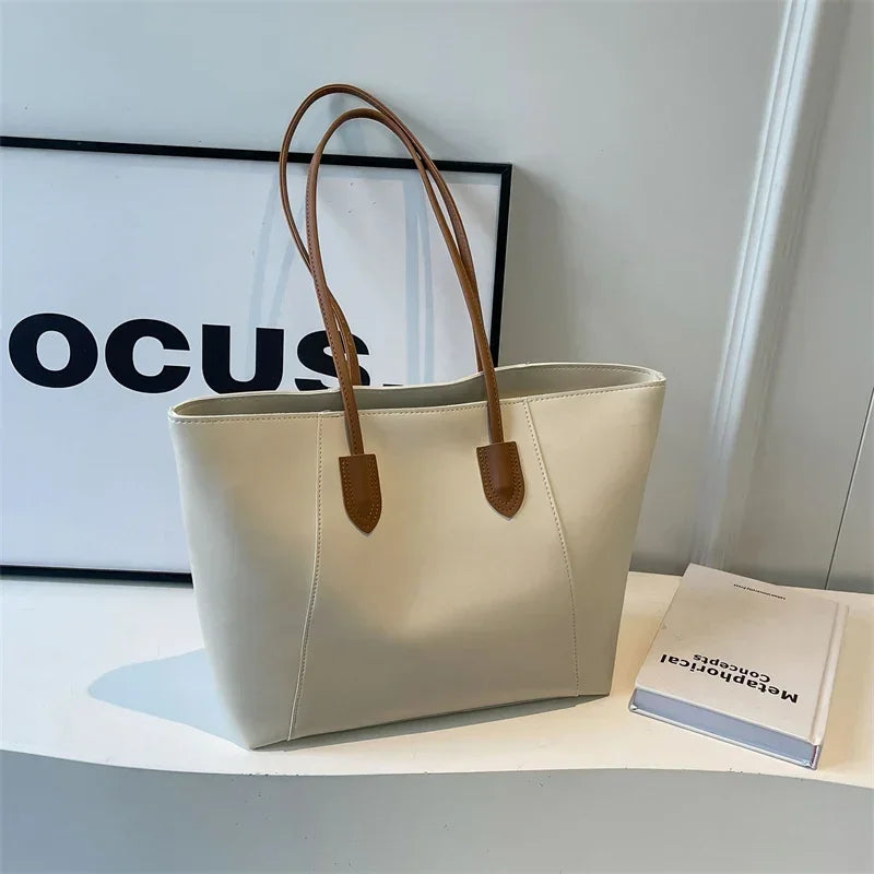 Trendy Light Luxury Women's Handbag with PU Zipper