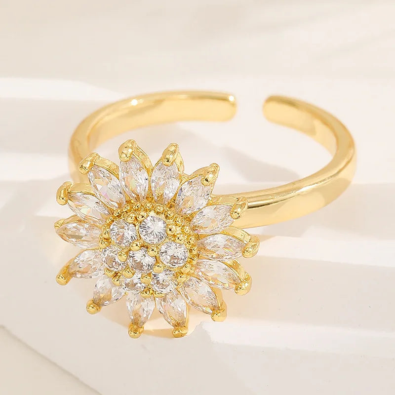 Versatile Rotatable Flower Ring – Adjustable Jewelry