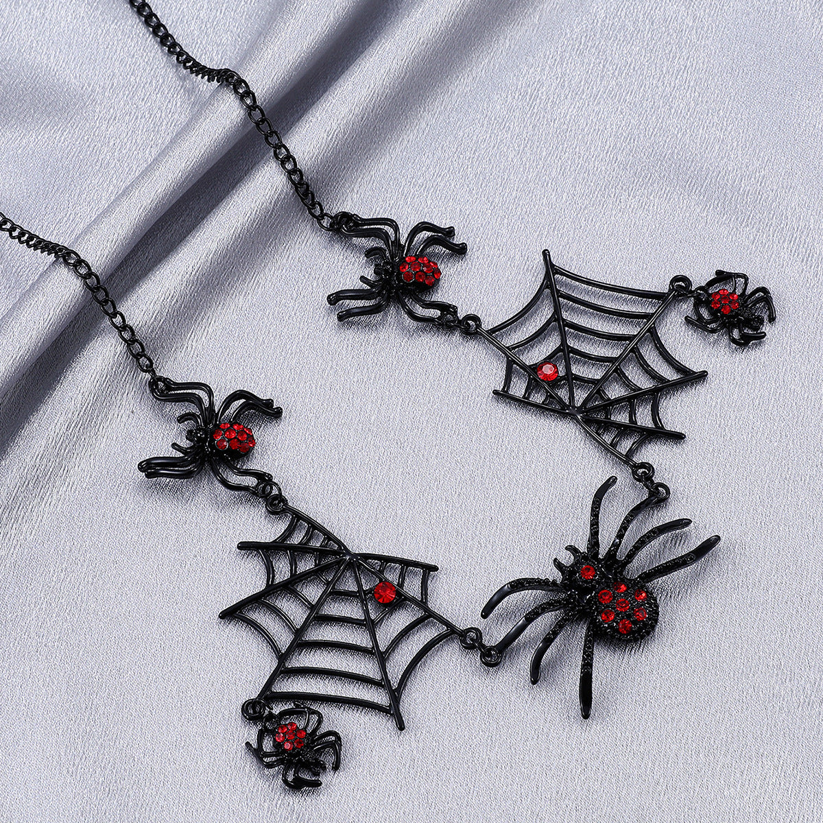 Halloween Spider & Web Necklace – Electroplated Alloy Clavicle Chain