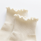 Ruffle Ankle Socks – Chic Breathable Cotton Blend