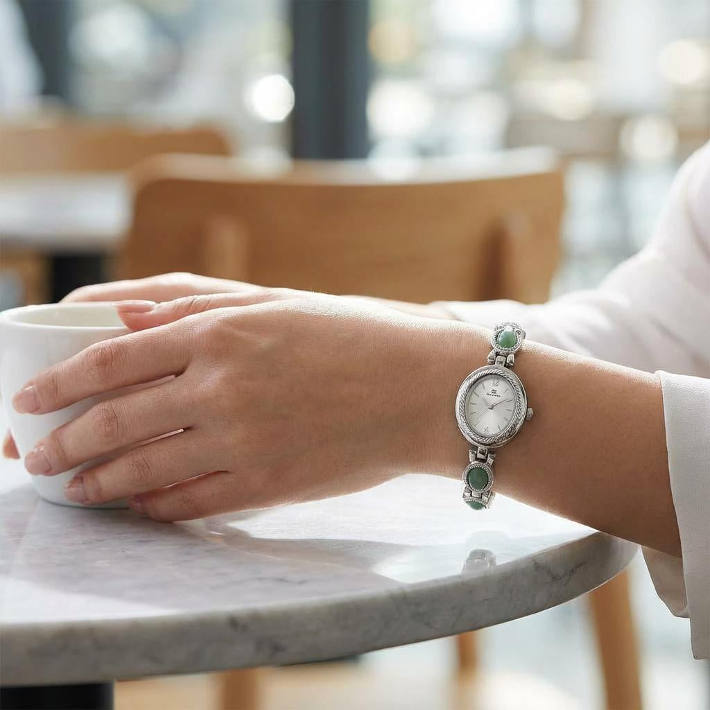 Green Jade Oval Bracelet Watch Elegant Quartz Alloy (Women)