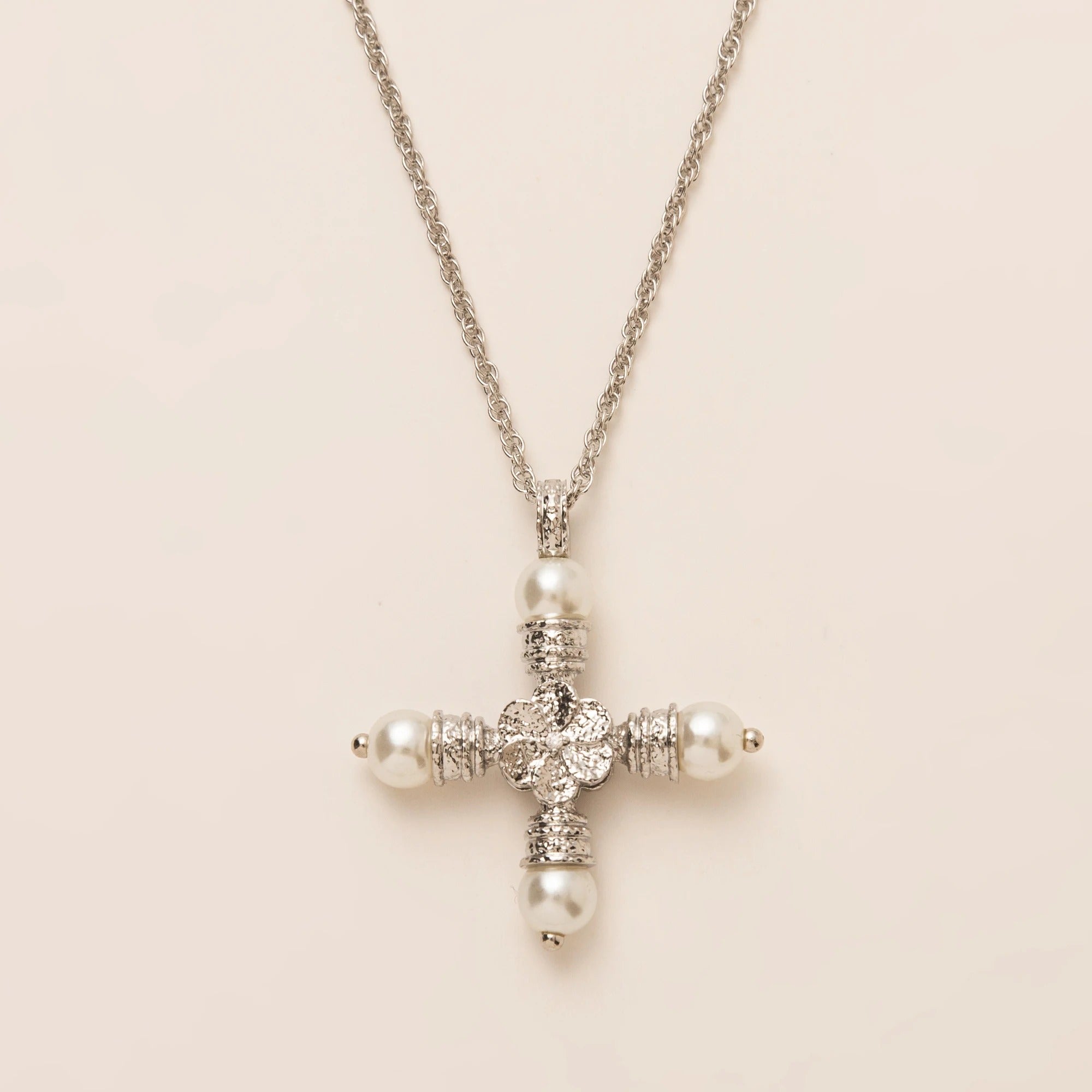 Personalized Pearl Cross Necklace – Elegant Charm & Gold-Plated Finish