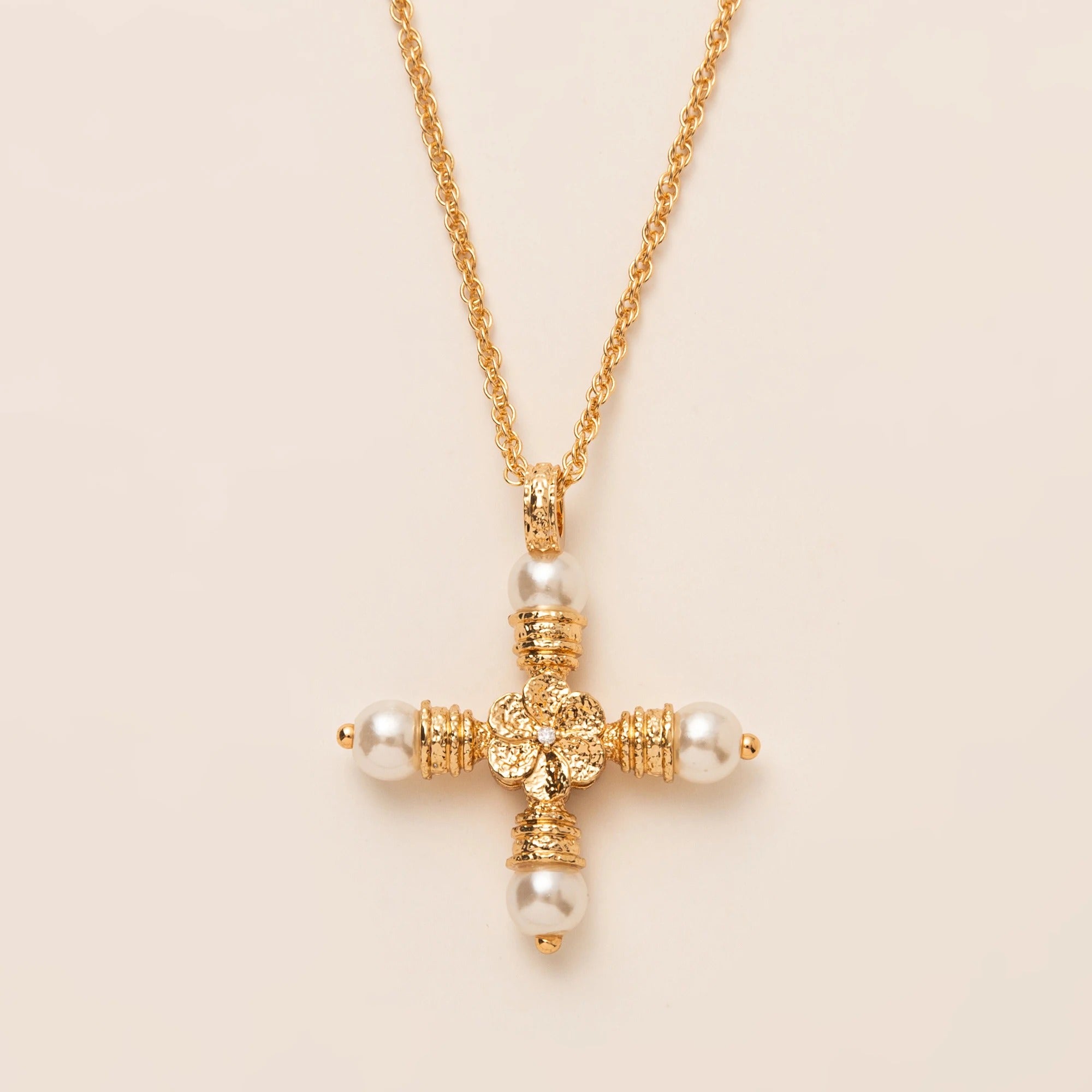 Personalized Pearl Cross Necklace – Elegant Charm & Gold-Plated Finish