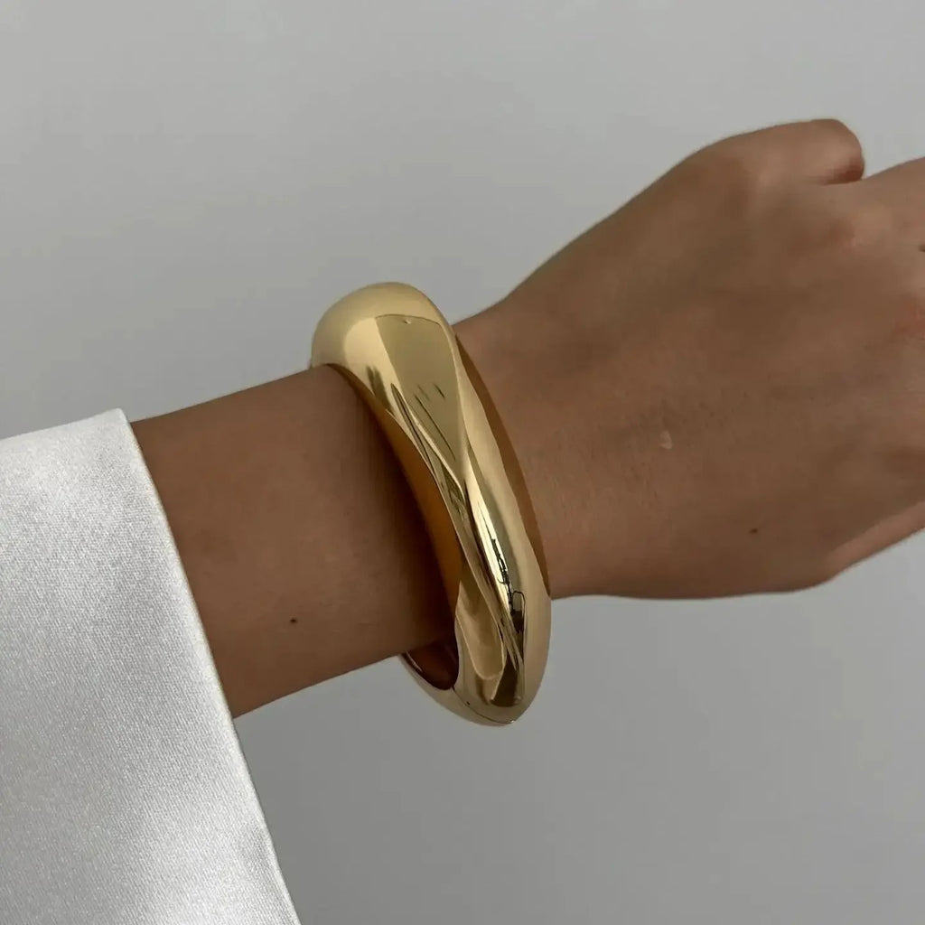 Metal Cuff Bracelet – Bold Geometric Style & Adjustable Bangle